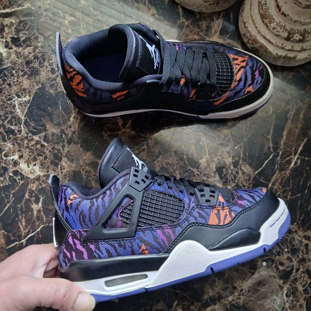 Jordan 4 Retro 'Rush Violet 'Streetwear/Lifestyle Shoes Size 4 Youth/5.5 Women - Picture 7 of 15